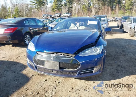 2016 Tesla Model S 60D/70D/75D/85D/90D z USA, uszkodzony, nr VIN 5YJSA1E27GF123893